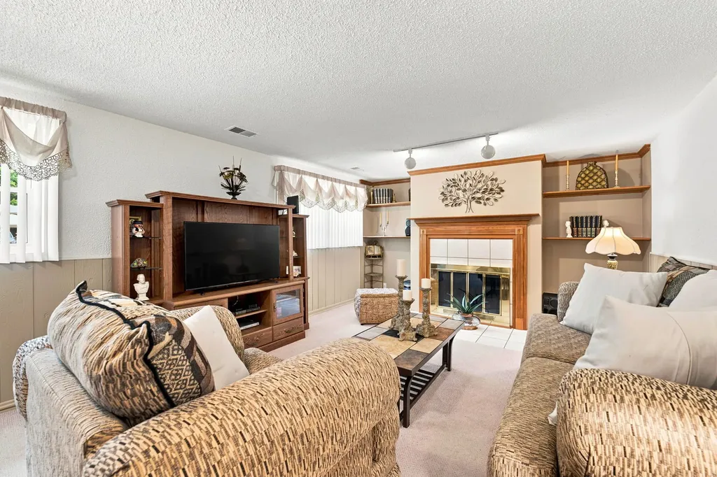 7804 Florence Avenue Darien IL 60561