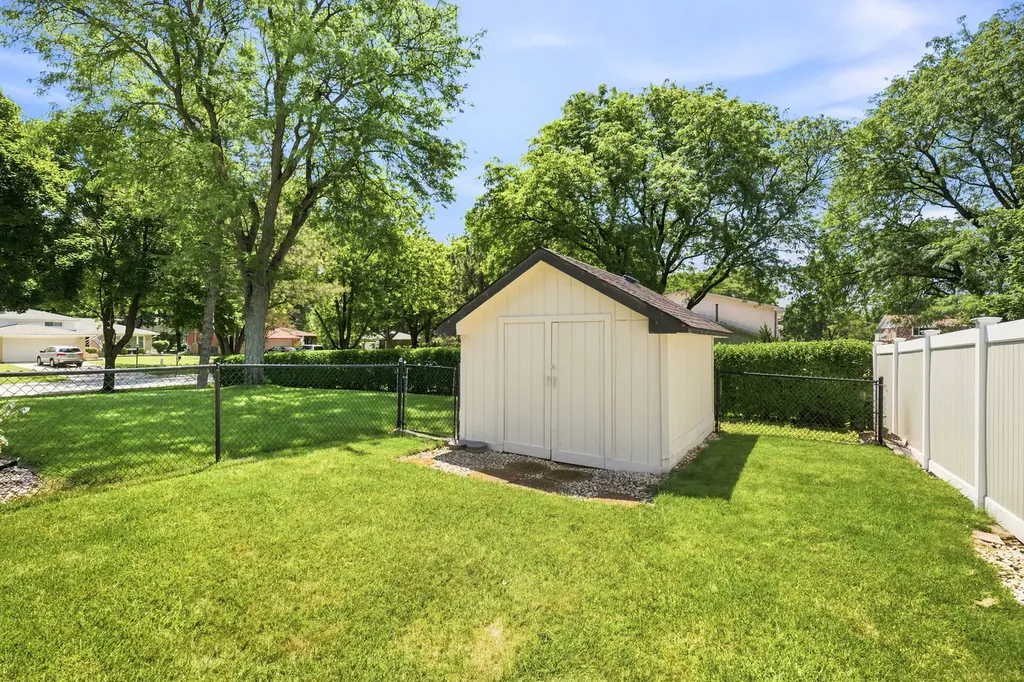 7804 Florence Avenue Darien IL 60561