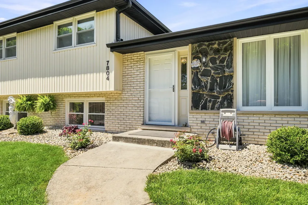 7804 Florence Avenue Darien IL 60561