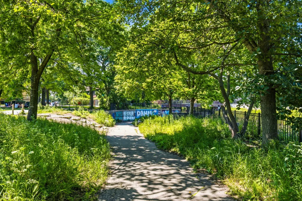 3126 West Carmen Avenue Chicago IL 60625