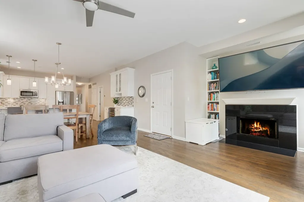 2814 North Sheffield Avenue Chicago IL 60657