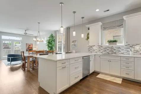 2814 North Sheffield Avenue Chicago IL 60657