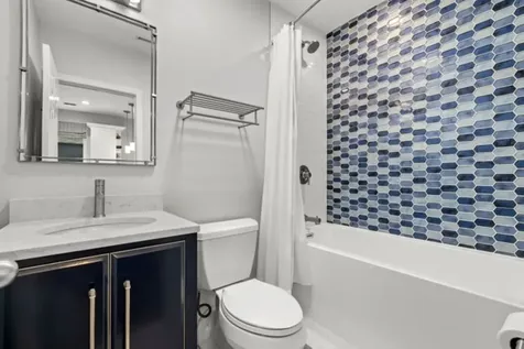 2814 North Sheffield Avenue Chicago IL 60657