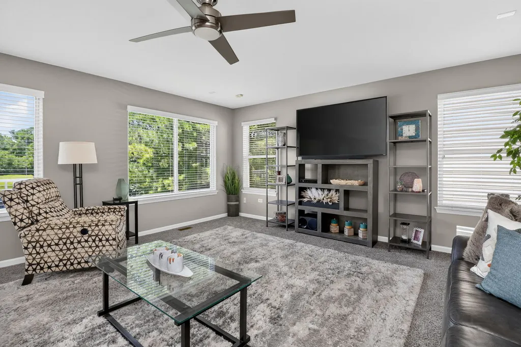 2441 Wydown Lane Aurora IL 60502