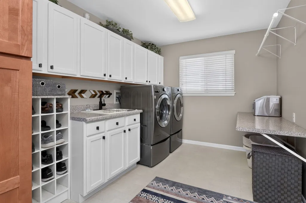 2441 Wydown Lane Aurora IL 60502