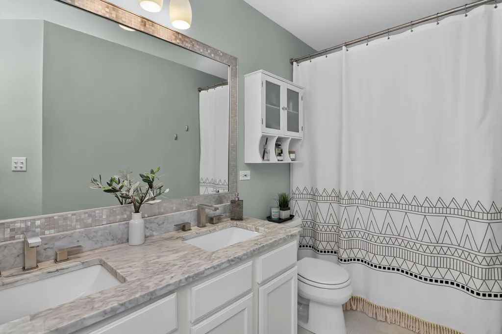 2441 Wydown Lane Aurora IL 60502