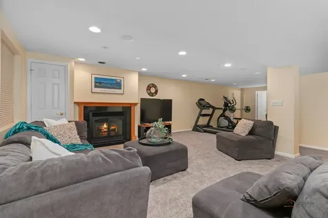 332 Colonial Drive Vernon Hills IL 60061