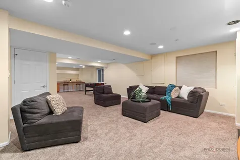 332 Colonial Drive Vernon Hills IL 60061