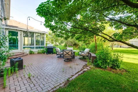 332 Colonial Drive Vernon Hills IL 60061