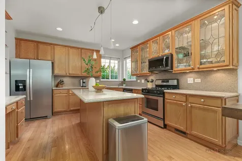 332 Colonial Drive Vernon Hills IL 60061