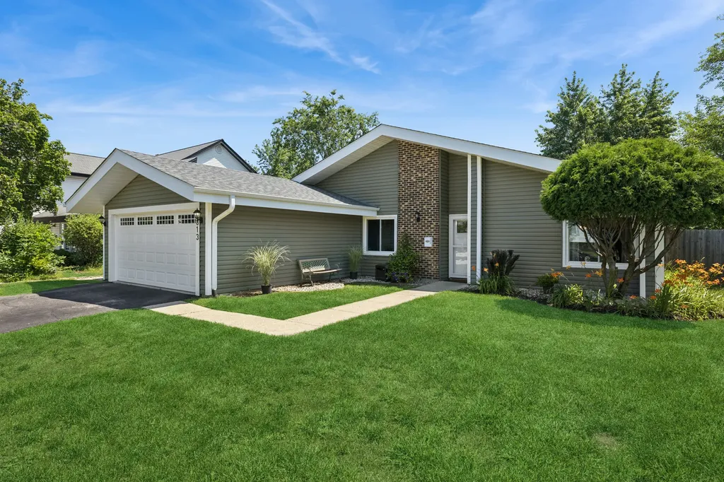 5813 East Beverly Circle Hanover Park IL 60133