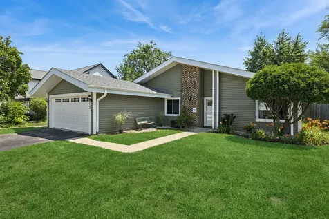5813 East Beverly Circle Hanover Park IL 60133
