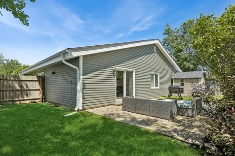 5813 East Beverly Circle Hanover Park IL 60133