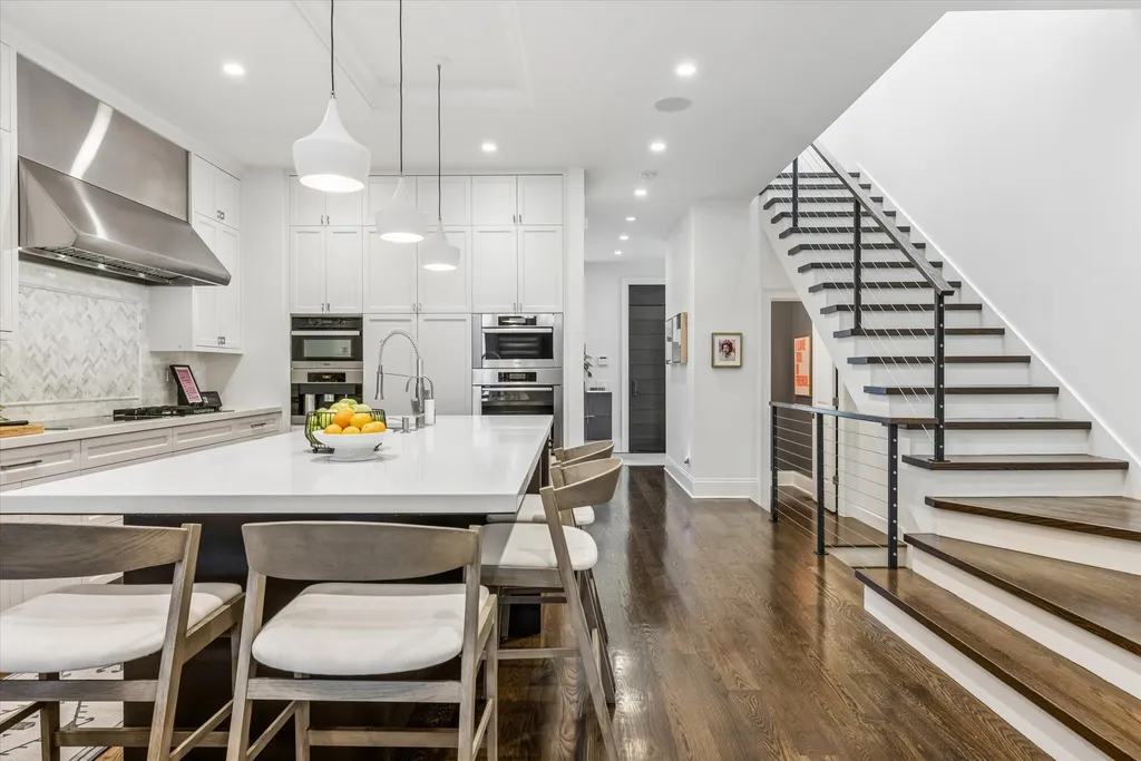 2107 West Erie Street Chicago IL 60612