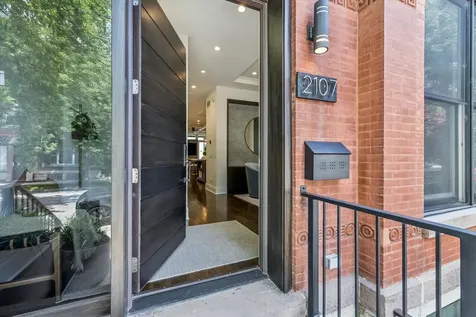 2107 West Erie Street Chicago IL 60612