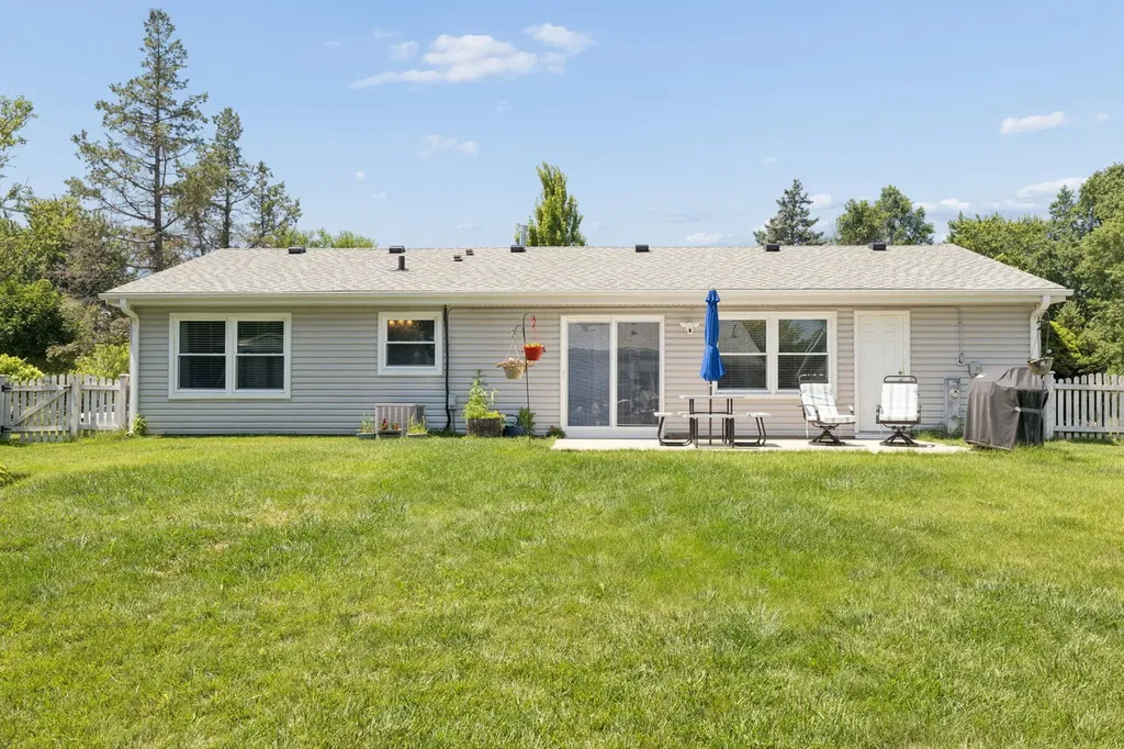 214 Lincolnshire Lane Bolingbrook IL 60440