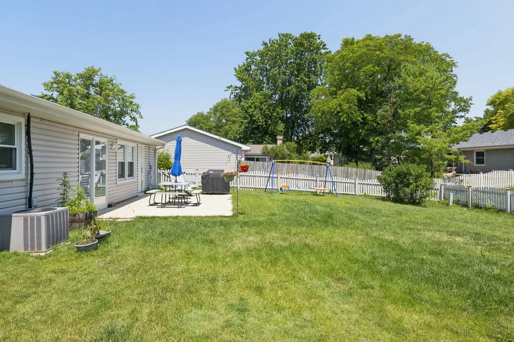 214 Lincolnshire Lane Bolingbrook IL 60440