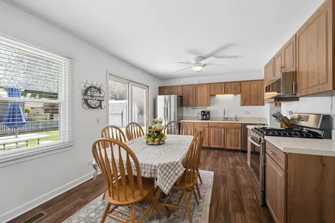 214 Lincolnshire Lane Bolingbrook IL 60440