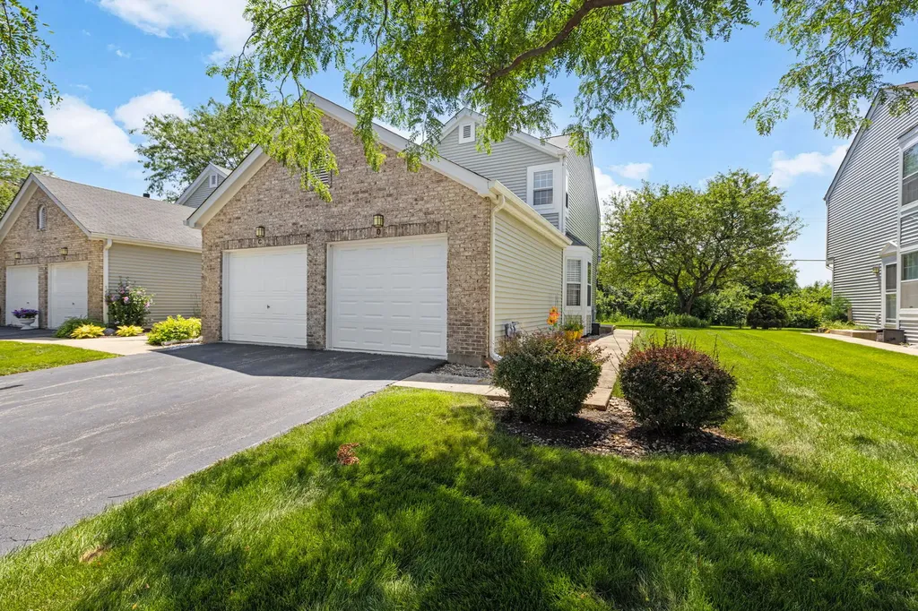 486 Nicole Drive Bartlett IL 60103