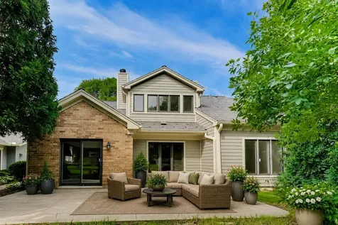 1304 Kempton Drive Libertyville IL 60048