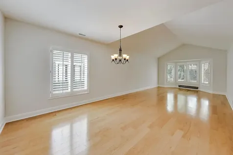 1304 Kempton Drive Libertyville IL 60048