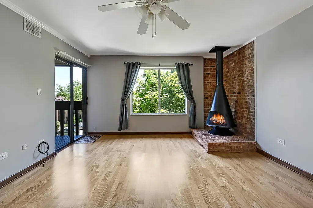 6184 Pinewood Court Willowbrook IL 60527