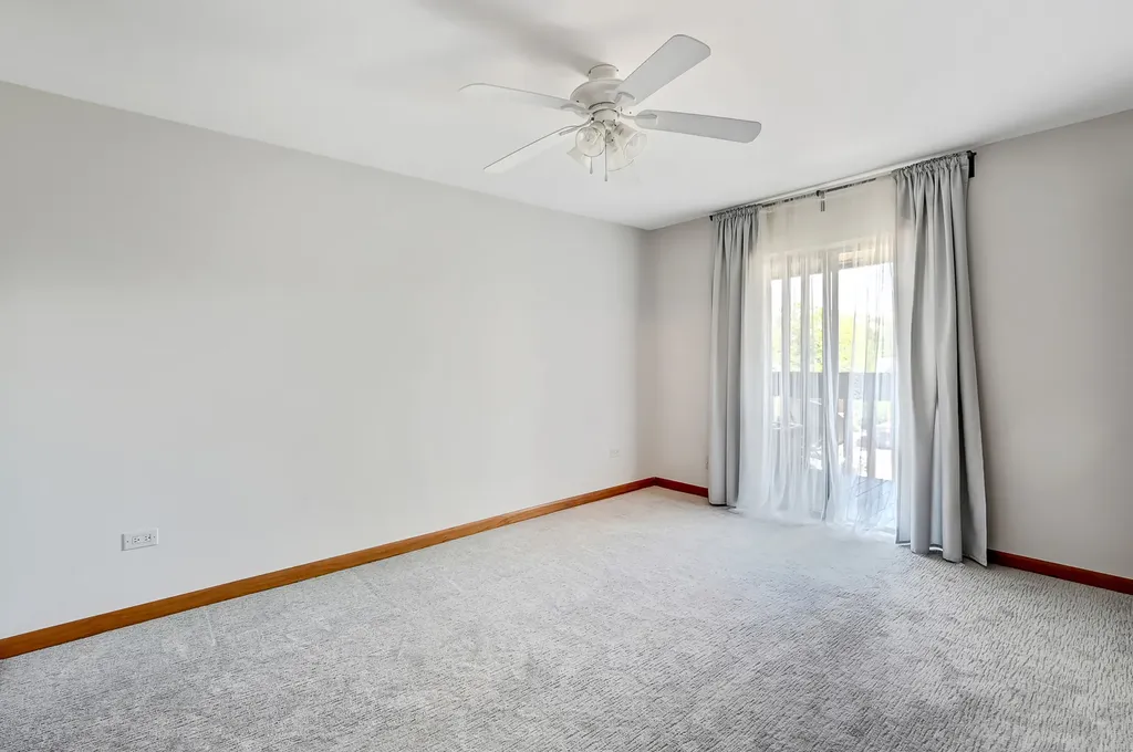 6184 Pinewood Court Willowbrook IL 60527