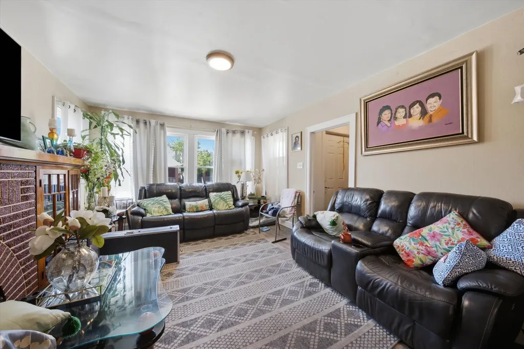 5623 South California Avenue Chicago IL 60629