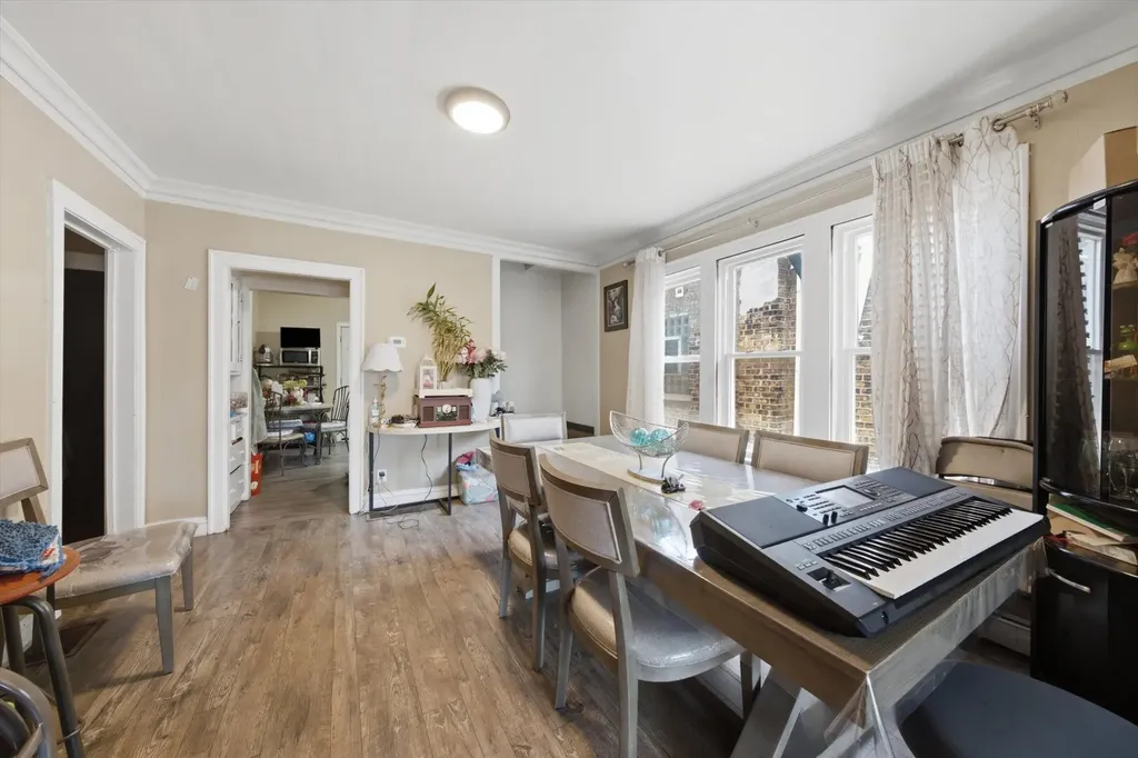 5623 South California Avenue Chicago IL 60629