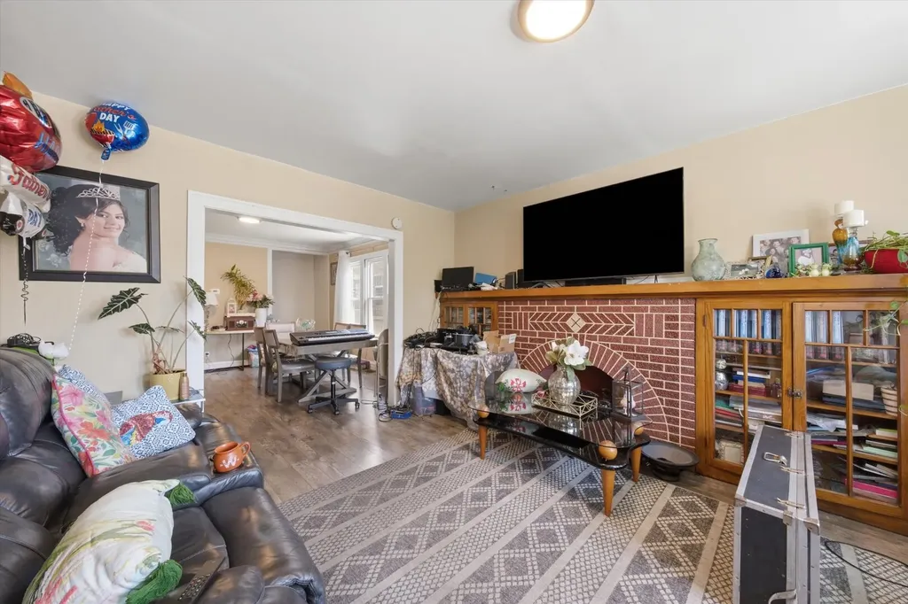 5623 South California Avenue Chicago IL 60629
