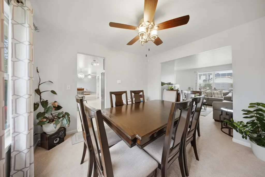 645 Spicebush Lane Aurora IL 60504