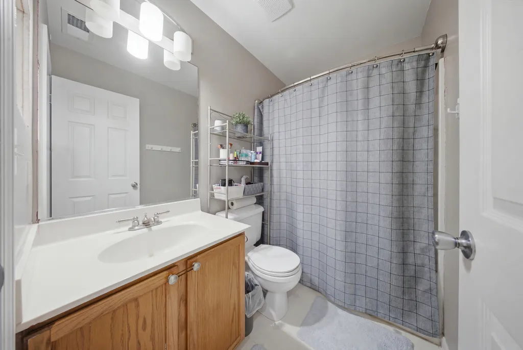 645 Spicebush Lane Aurora IL 60504
