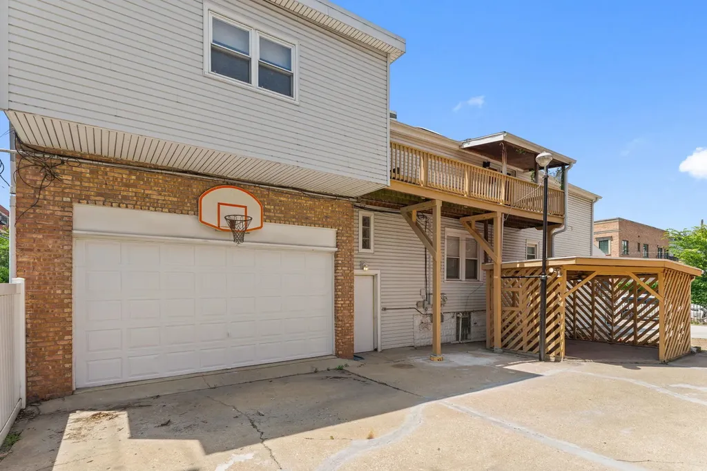 2123-25 West Race Avenue Chicago IL 60612