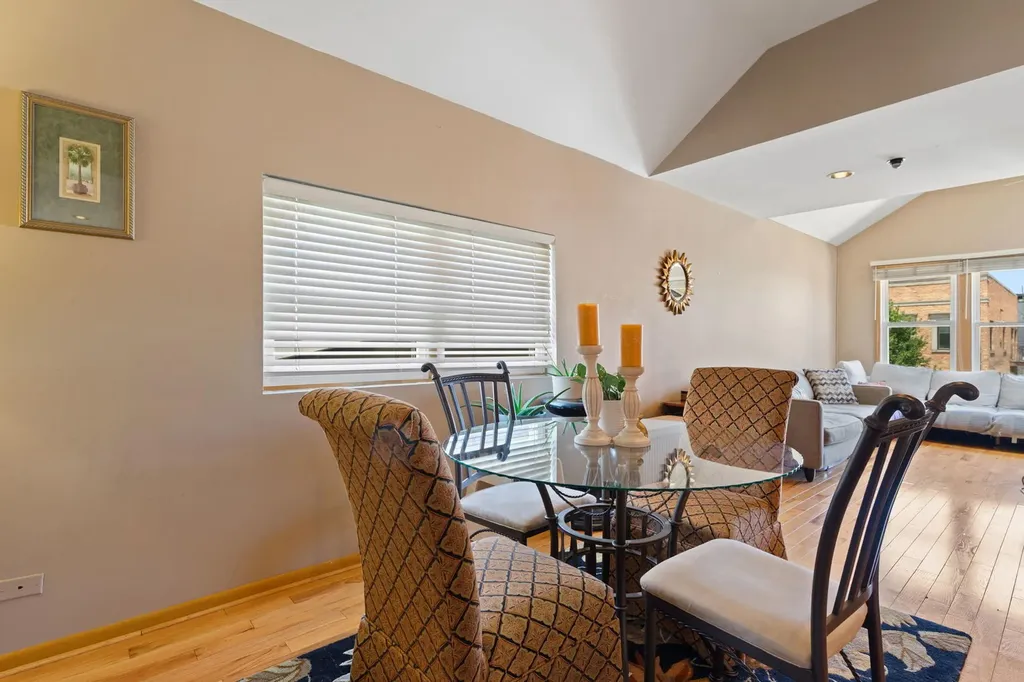 2123-25 West Race Avenue Chicago IL 60612