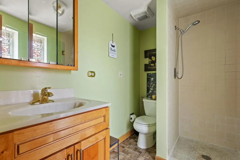 2123-25 West Race Avenue Chicago IL 60612