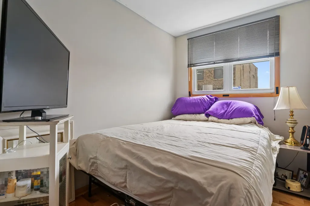 2123-25 West Race Avenue Chicago IL 60612