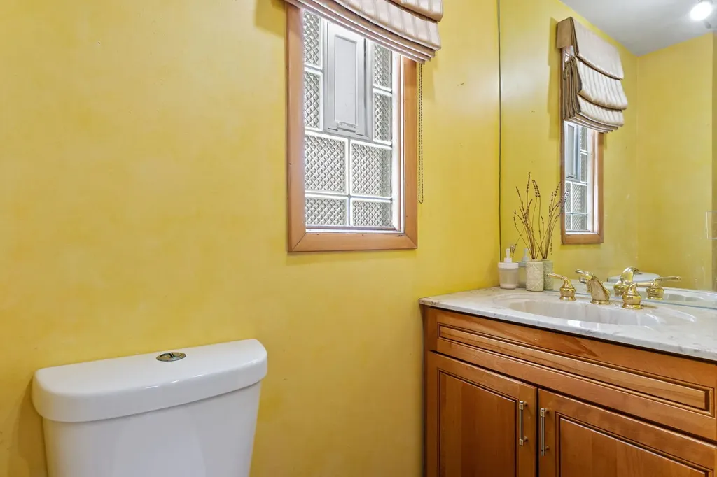 2123-25 West Race Avenue Chicago IL 60612