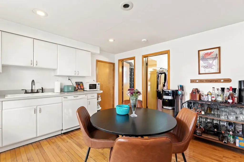 2123-25 West Race Avenue Chicago IL 60612