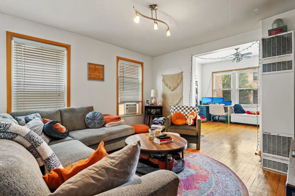 2123-25 West Race Avenue Chicago IL 60612