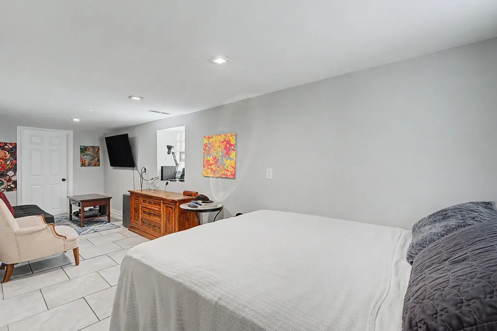 2123-25 West Race Avenue Chicago IL 60612