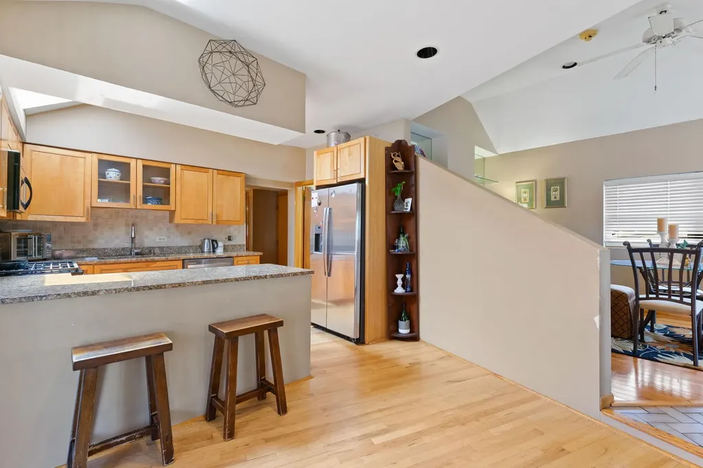 2123-25 West Race Avenue Chicago IL 60612