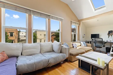 2123-25 West Race Avenue Chicago IL 60612