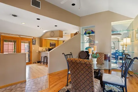2123-25 West Race Avenue Chicago IL 60612