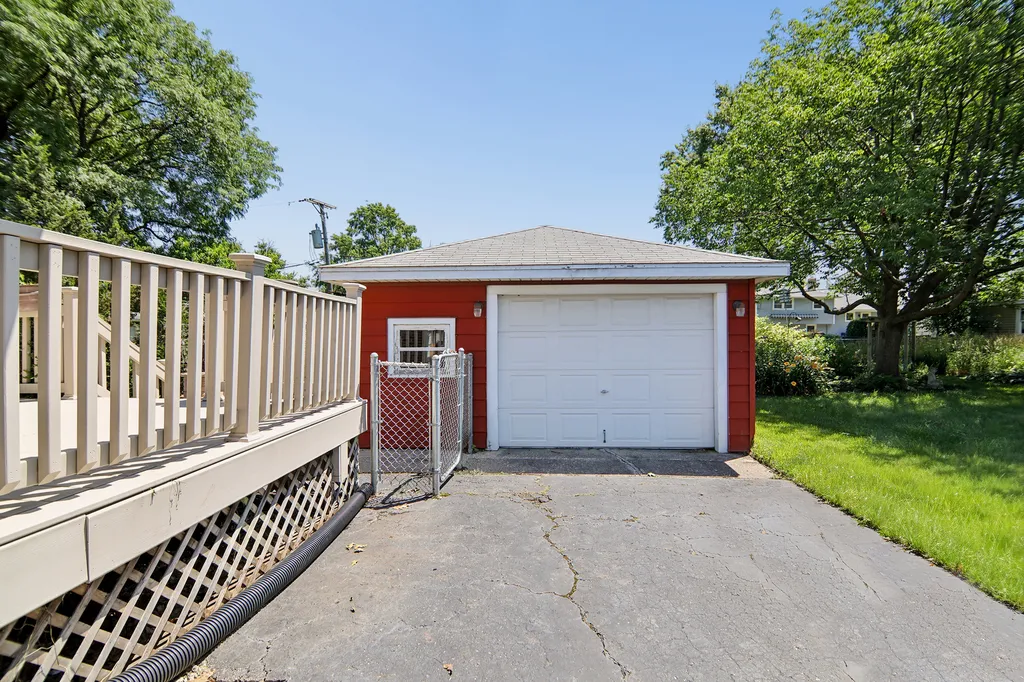 29 North Summit Avenue Villa Park IL 60181