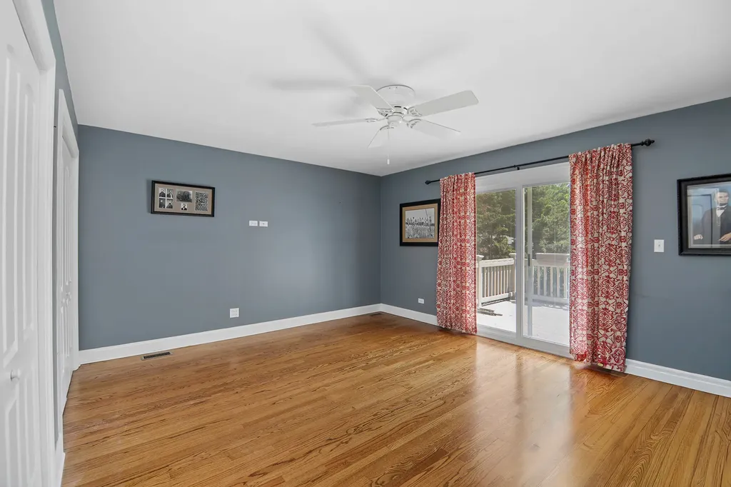 29 North Summit Avenue Villa Park IL 60181