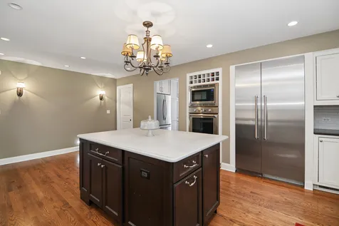29 North Summit Avenue Villa Park IL 60181