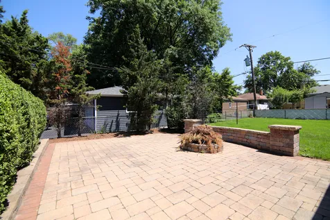 29 North Summit Avenue Villa Park IL 60181