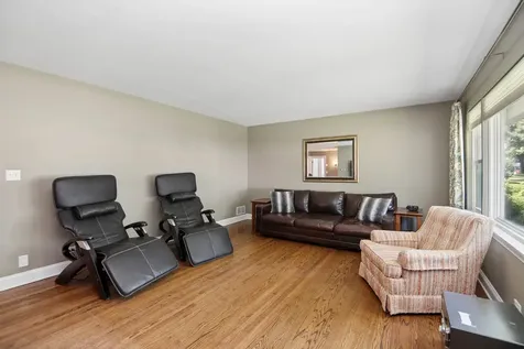 29 North Summit Avenue Villa Park IL 60181