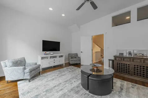 419 West Grand Avenue Chicago IL 60654