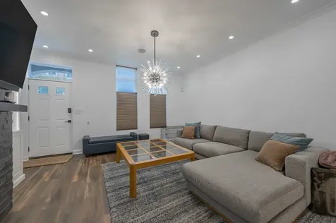 419 West Grand Avenue Chicago IL 60654